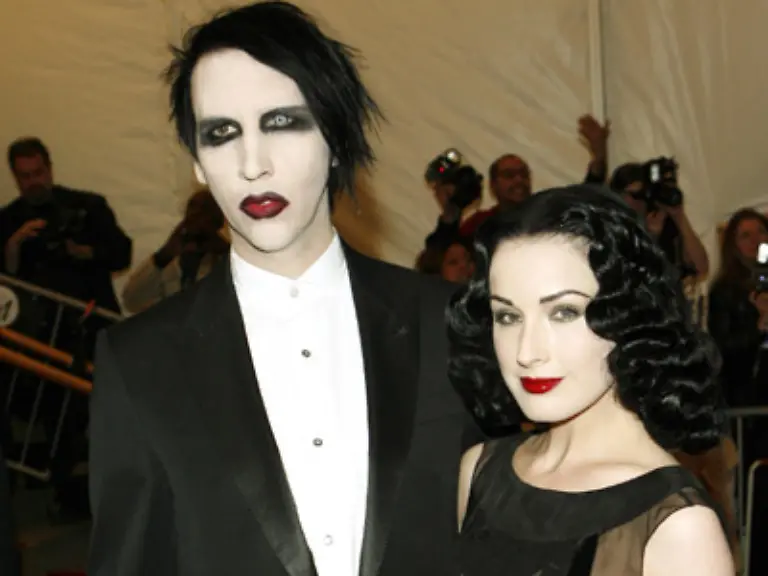 Nur-ein-Jahr-nach-der-Hochzeit-ist-die-Ehe-von-Marilyn-Manson-und-der-Taenzerin-Dita-von-Teese-gescheitert
