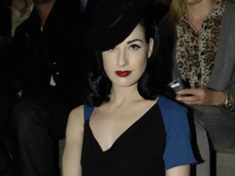 Der-New-York-Post-zufolge-war-Dita-von-Teese-in-den-Weihnachtstagen-2008-aus-der-gemeinsamen-Wohnung-ausgezogen-Ihr-Mann-haette-den-Auszug-nicht-einmal-bemerkt-hiess-es-weiter