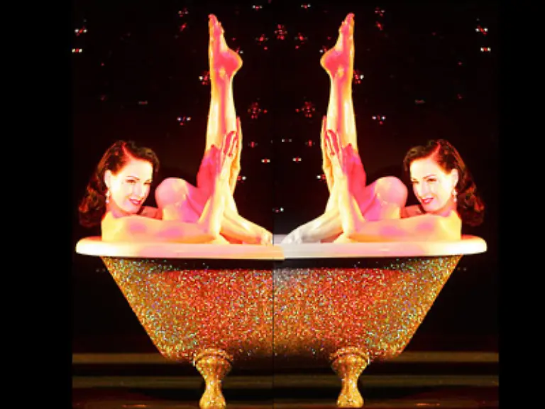 Sie-haette-vergeblich-versucht-ihn-ueber-ihre-Scheidungsabsichten-zu-informieren