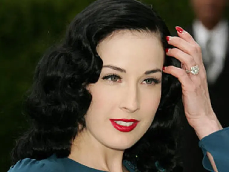 Und-so-fing-alles-an-Ein-Teint-so-weiss-wie-Schnee