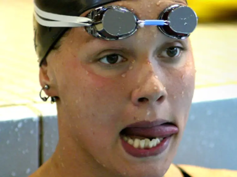 Aber-ein-Bild-ein-einziges-Bild-von-dem-kleinen-DON-wuerde-die-komischerweise-immer-noch-an-dem-Schwimmstar-interessierte-Fangemeinde-doch-erstmal-ruhig-stellen