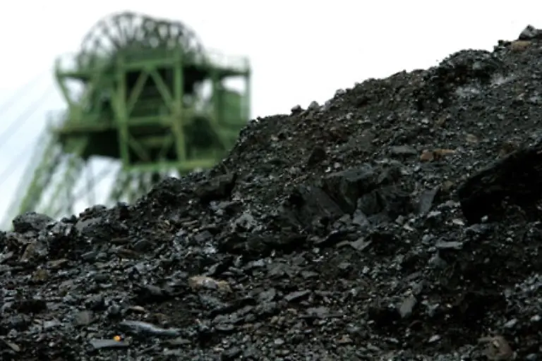 Zu-den-erschoepflichen-Energietraegern-zaehlen-Stein-und-Braunkohle