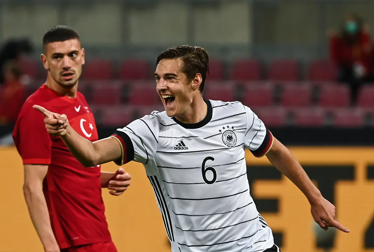 7b4069cb96509d2b49ad8102f76d77a7