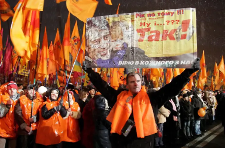 Auch-die-Farbe-Orange-gehoert-zu-den-Mischfarben-Sie-wird-aus-Rot-und-Gelb-gewonnen-In-der-Ukraine-ist-diese-Farbe-2004-als-Farbe-der-Opposition-bezeichnet-worden