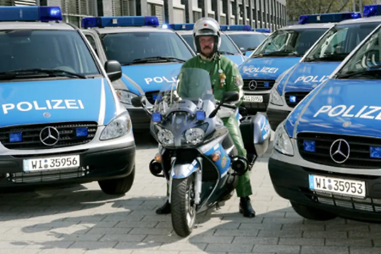 Blau-ist-die-Farbe-der-Pflichttreue