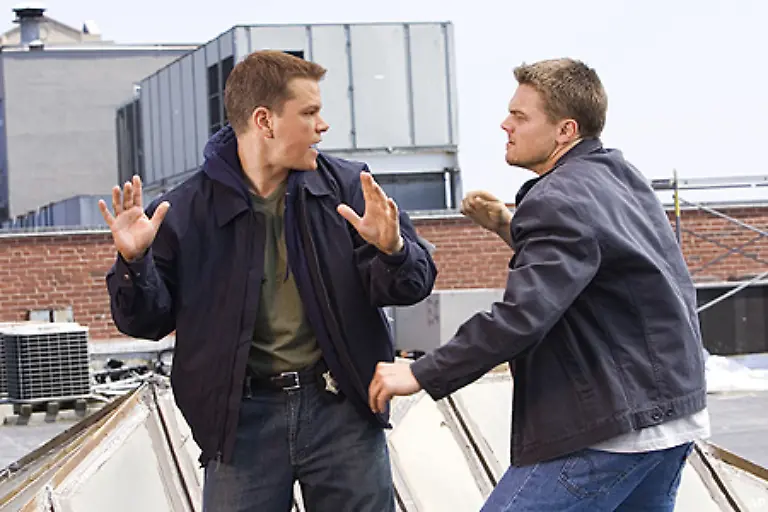 Departed-Unter-Feinden-mit-Matt-Damon-links-und-Leonardo-diCaprio-rechts-der-zwar-gleich-zweimal-nominiert-war-aber-mit-leeren-Haenden-wieder-nach-Hause-gehen-musste-Bedeutend-erfolgreicher-verlief-der-Abend