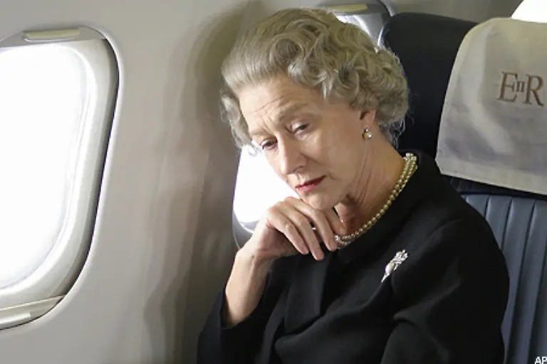 in-The-Queen-und-fuer-ihre-Verkoerperung-von-Elisabeth-I-im-gleichnamigen-Fernsehfilm-ausgezeichnet-wurde