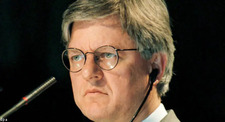 Die-VW-Affaere-war-im-Juni-2005-ins-Rollen-gekommen-Am-Anfang-standen-Korruptionsvorwuerfe-gegen-den-damaligen-Personalchef-der-tschechischen-VW-Tochter-Skoda-Helmuth-Schuster-Er-soll-Schmiergelder-von-Zuliefererfirmen-gefordert-haben