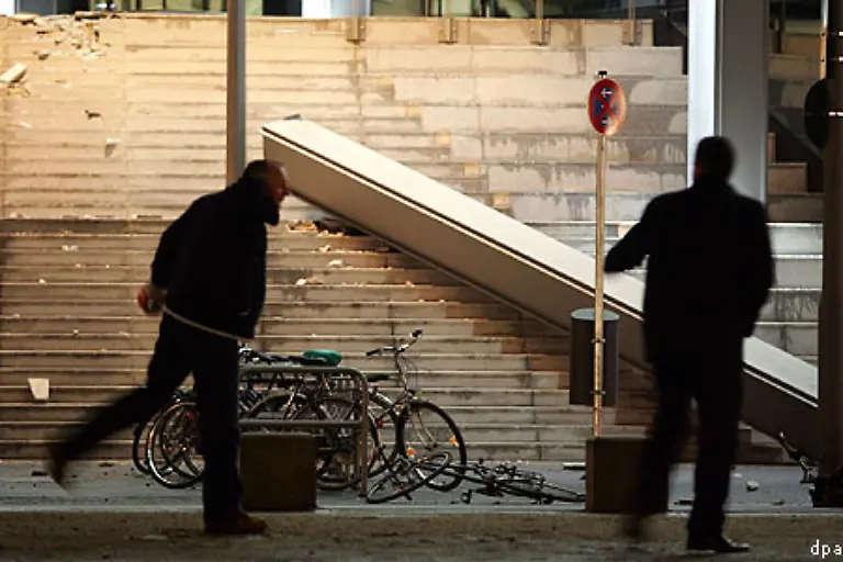 Da-sich-zum-Zeitpunkt-des-Unfalls-keine-Menschen-auf-der-Treppe-befanden-wurde-niemand-verletzt