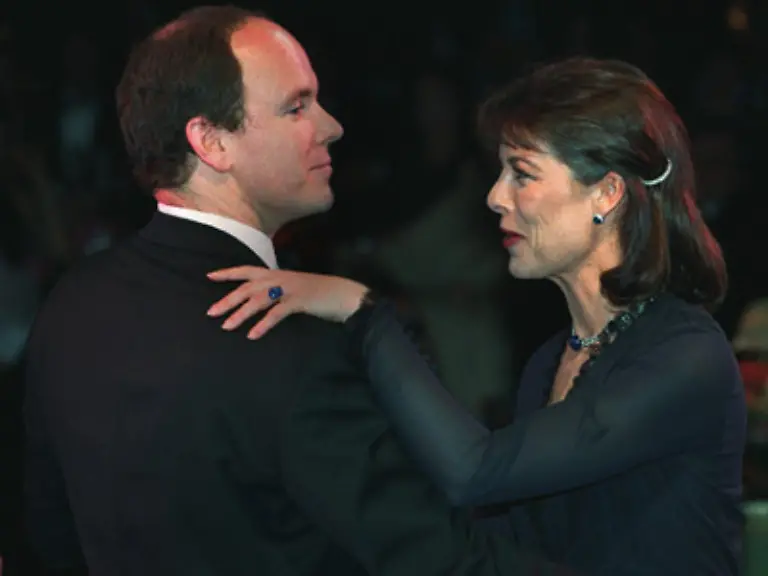 liegt-sicher-nicht-an-Caroline-und-auch-nicht-an-heiratsunwilligen-Kandidatinnen