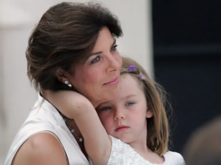 Man-sollte-meinen-die-Frau-haette-nun-etwas-Ruhe-und-Glueck-verdient