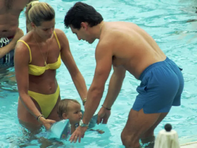 und-einen-Hang-zu-Fischhaendlern-Bodyguards-und-anderen-ehrlichen-Berufstaetigen-jedoch-nicht-standesgemaessen-Maennern-hat