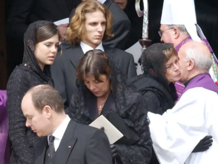 Auch-weitere-Tragoedien-haben-die-Schwestern-jedoch-nicht-wirklich-wieder-versoehnen-koennen