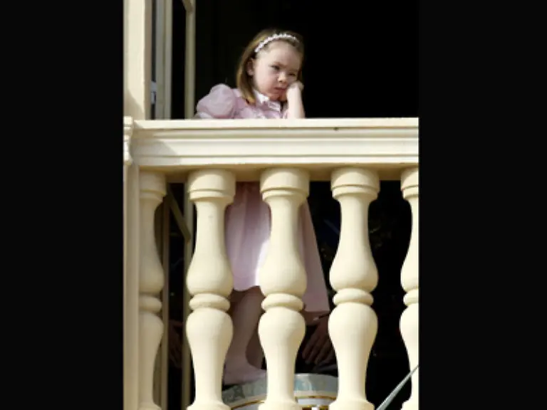 ist-Nesthaekchen-Alexandra-eine-Hochwohlgeborene-Prinzessin-Alexandra-von-Hannover-eben