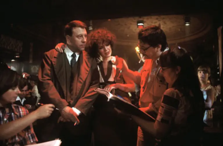 Der-Platz-hatte-das-Flair-seiner-Vergangenheit-die-der-Maler-Heinrich-Zille-oder-der-Schriftsteller-und-Arzt-Alfred-Doeblin-meisterhaft-einfingen-verloren-1980-verfilmte-Rainer-Werner-Fassbinder-Doeblins-Roman-Berlin-Alexanderplatz