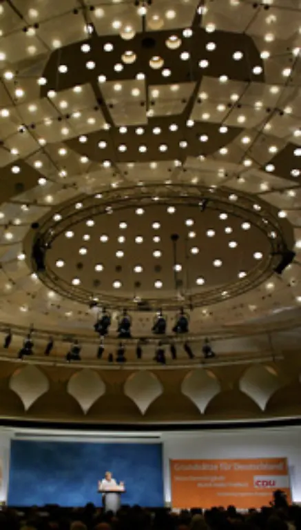 ist-seit-2003-das-Berliner-Congress-Center-BCC-beheimatet