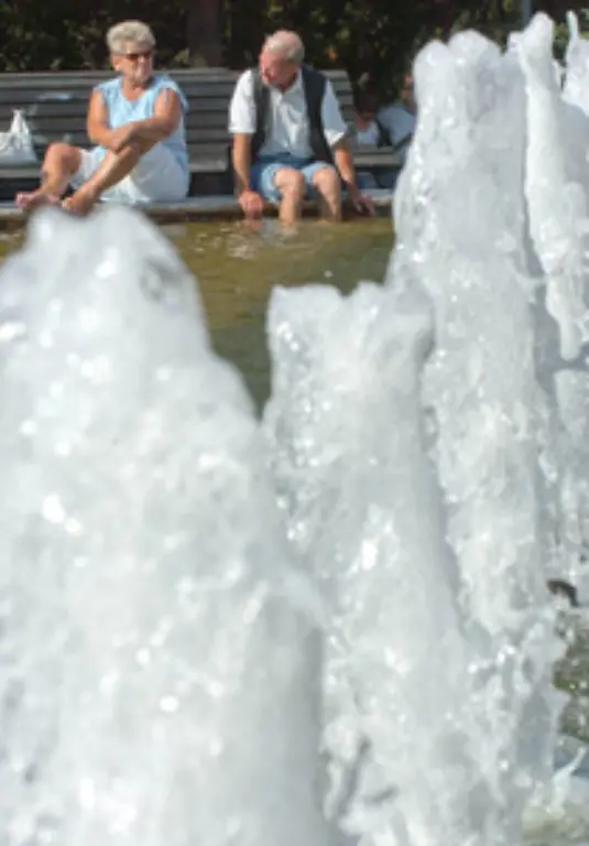 Wasser-gibt-s-oberirdisch-nicht-nur-direkt-auf-dem-Alex-aus-der-zuvor-schon-erwaehnten-Nuttenbrosche-sondern-auch