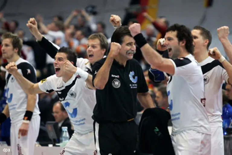 wartet-im-Viertelfinale-nun-Titelverteidiger-Spanien-auf-das-Team-von-Bundestrainer-Heiner-Brand