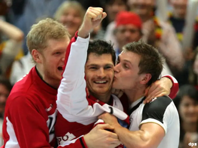 Johannes-Bitter-SC-Magdeburg-24-0-Tore-Der-Blondschopf-ist-die-ideale-Ergaenzung-zum-wieder-erstarkten-Stammkeeper-Fritz-und-akzeptiert-seine-Rolle-als-Nummer-zwei-ohne-Murren