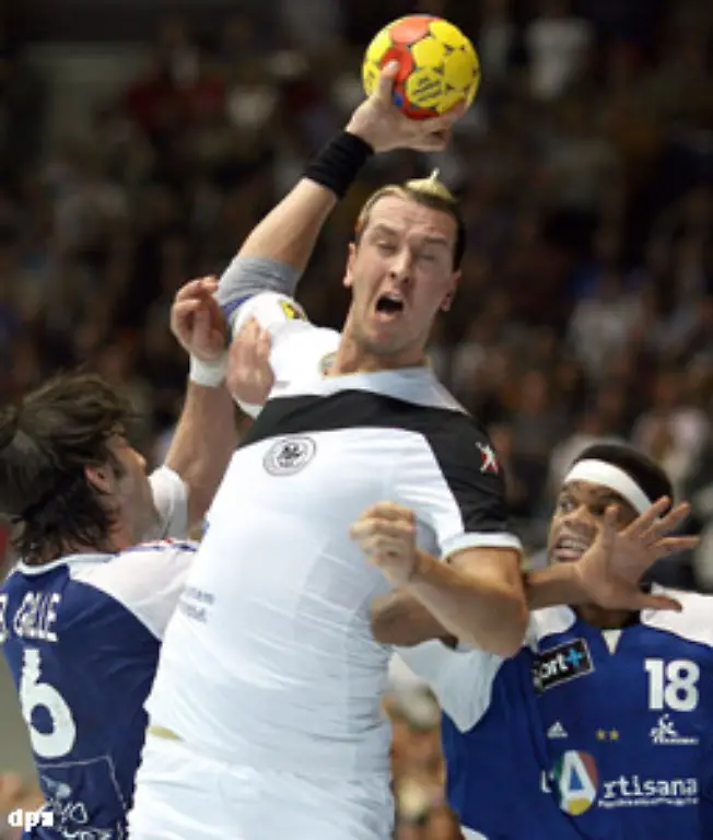 Pascal-Hens-HSV-Hamburg-26-34-Der-Rueckraumspieler-hat-sich-im-Laufe-des-Turniers-gesteigert