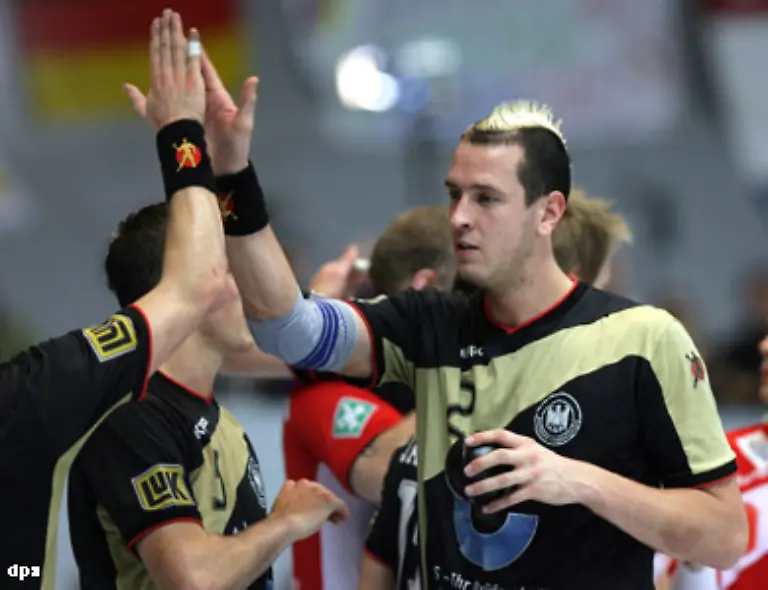 Seine-Sternstunde-hatte-Pommes-im-ersten-Hauptrundenspiel-gegen-Slowenien-35-29-als-er-neun-Treffer-erzielte-und-seine-Raeume-auf-der-Koenigsposition-ideal-nutzte-Auch-gegen-Island-war-er-bester-Werfer-mit-sechs-Treffern