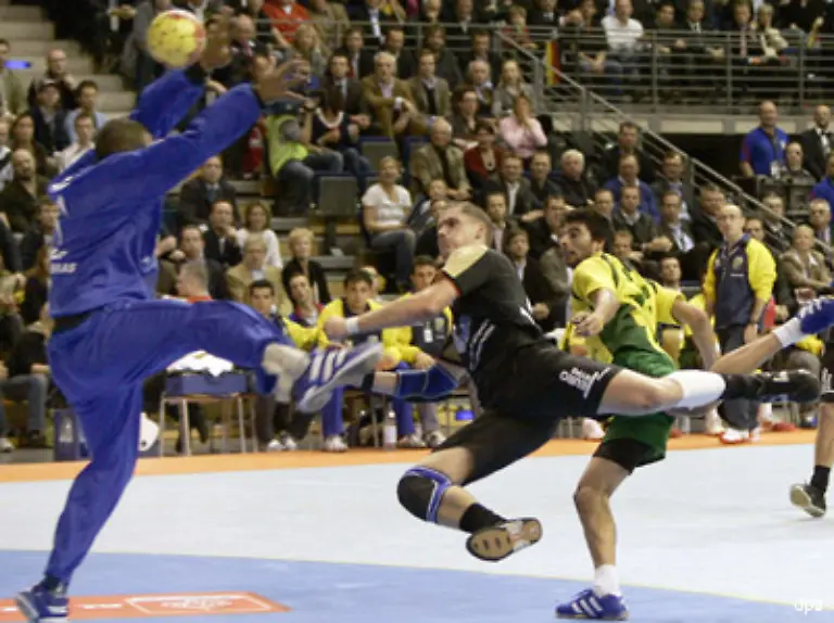 Sebastian-Preiss-TBV-Lemgo-25-13-Der-Kreislaeufer-stieg-wegen-der-Verletzung-von-Andrej-Klimovets-zum-Stammspieler-auf