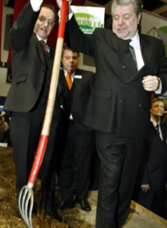 Man-packt-richtig-zu