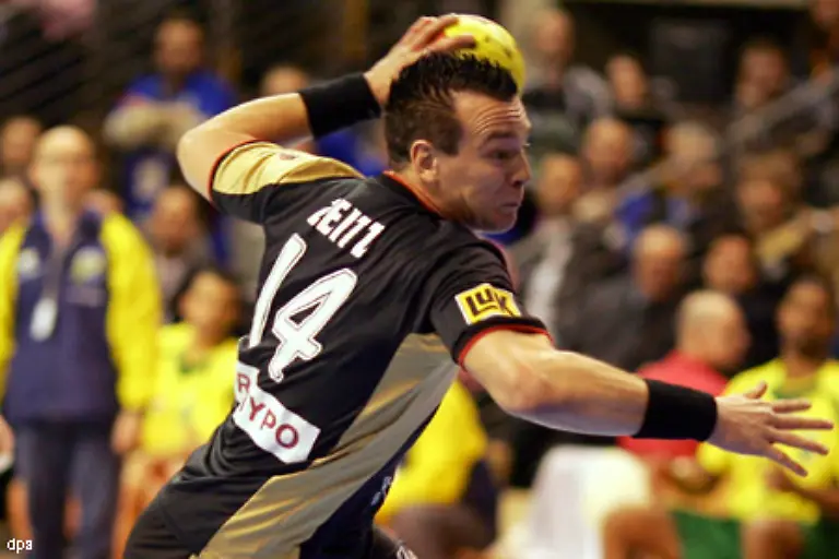 Sein-bestes-Spiel-lieferte-Zeitz-bislang-in-der-Vorrunde-gegen-Tunesien-ab-als-er-mit-sieben-Treffern-der-ueberragende-Mann-war-Ein-zuverlaessiger-Fuehrungsspieler-ist-der-26-Jaehrige-aber-noch-nicht