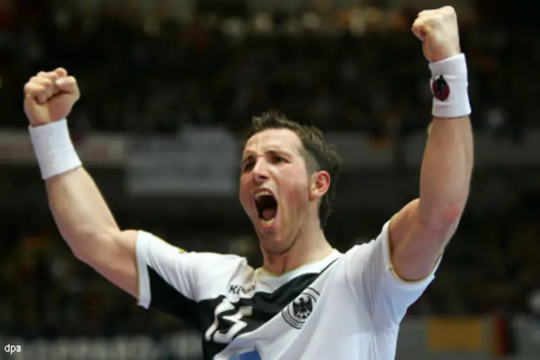 Im-Gegensatz-zu-Torsten-Jansen-HSV-Hamburg-30-20-Der-frischgebackene-Vater-ist-die-Zuverlaessigkeit-in-Person