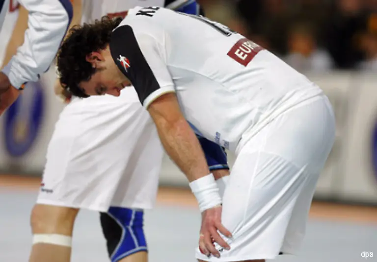 Nach-einem-Mittelhandbruch-an-der-Wurfhand-im-Dezember-war-seine-WM-Teilnahme-sogar-gefaehrdet