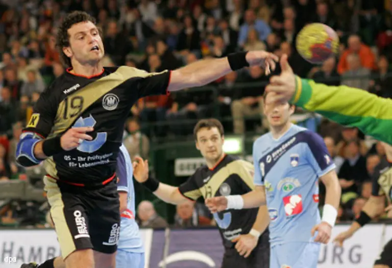 Doch-Flo-steigerte-sich-von-Spiel-zu-Spiel-und-ist-inzwischen-wie-erwartet-einer-der-besten-Werfer-im-deutschen-Team