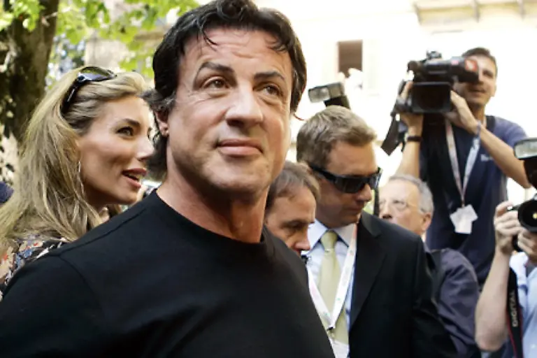 Nach-diesem-Erfolg-mit-dem-sechsten-Rocky-liegt-nun-auf-der-Hand-dass-demnaechst-die-Rambo-Reihe-mit-einem-vierten-Teil-vollendet-wird