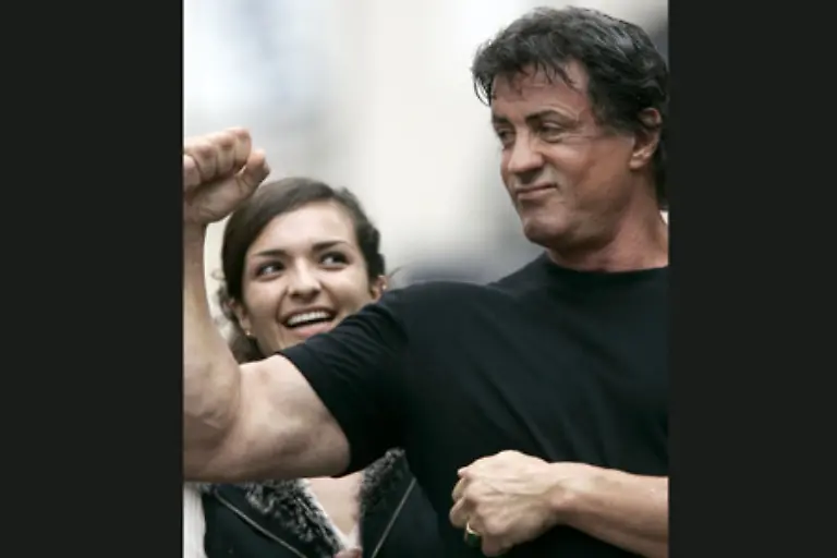 Aus-der-kuenstlichen-Konfrontation-im-Fernsehen-wird-ein-verschwitzter-blutiger-Kampf-im-Ring