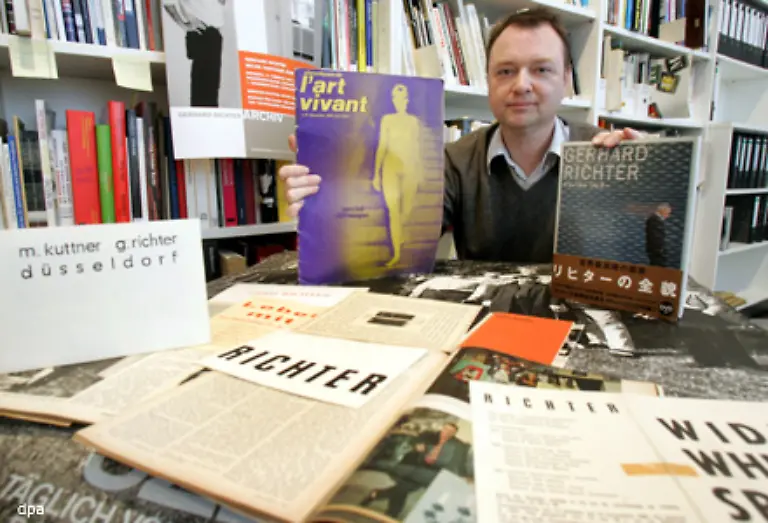 In-Richters-Heimatstadt-entsteht-ausserdem-zurzeit-ein-wissenschaftliches-Archiv-das-in-allen-Details-das-Werk-des-Kuenstlers-erforscht-und-dokumentiert-Bis-2010-soll-es-den-ersten-Band-des-Werkverzeichnisses-geben-Vier-Baende-sind-geplant