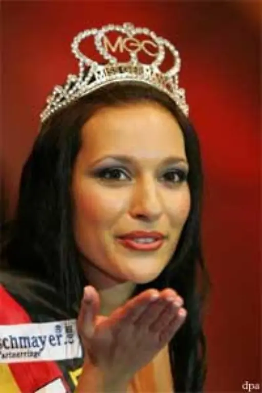 Ich-weiss-dass-dieser-Job-eine-ernste-Sache-ist-Wichtig-sei-ihr-ein-gewinnendes-Auftreten-Ohne-Charme-funktioniert-auch-Schoenheit-nicht