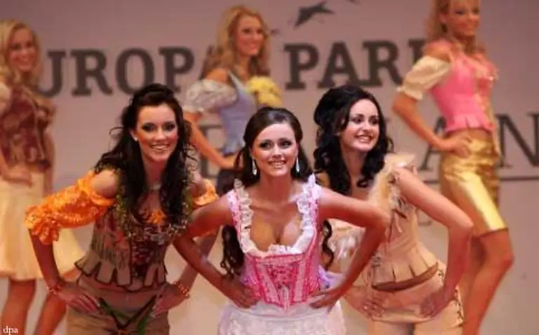 Box-Weltmeister-Arthur-Abraham-26-hatte-bei-der-Wahl-seiner-Favoritin-Schwierigkeiten-Mich-zwingt-so-schnell-niemand-in-die-Knie-Aber-diese-Maedels-hauen-mich-um