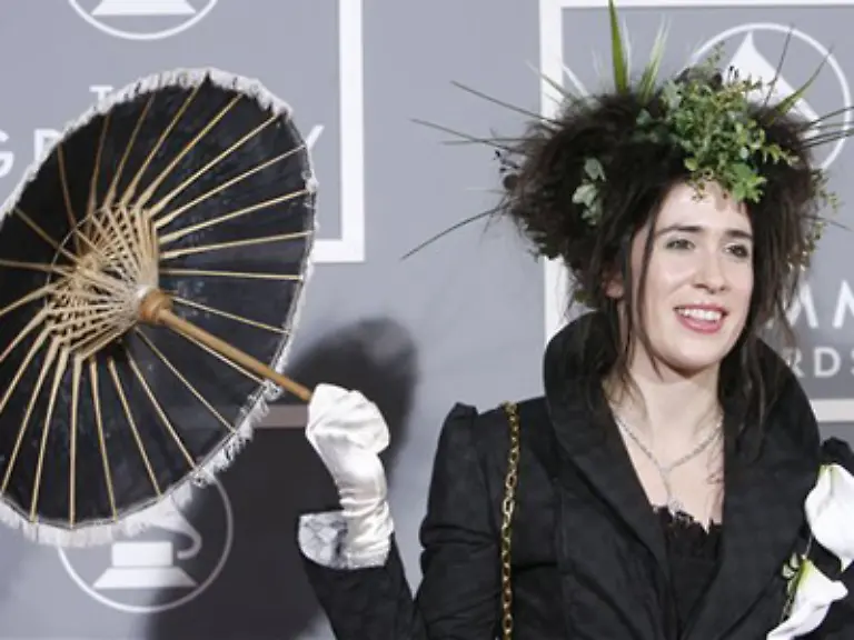 Grammy-bedeutet-auch-Zieh-Klamotten-an-die-waehrend-des-restlichen-Jahres-selbst-fuer-L-A-zu-gewagt-waeren-Imogen-Heap-hielt-sich-dran