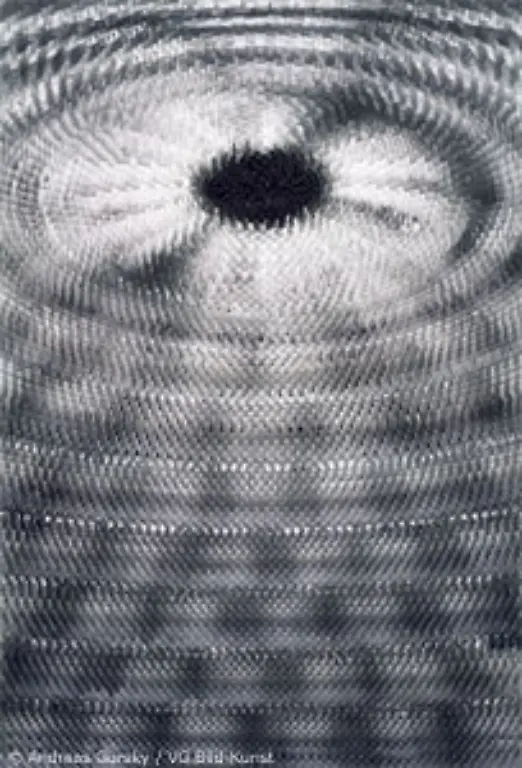 Landschaften-Architektur-und-Innenraeume-zaehlen-vordergruendig-zu-seinen-bevorzugten-Motiven