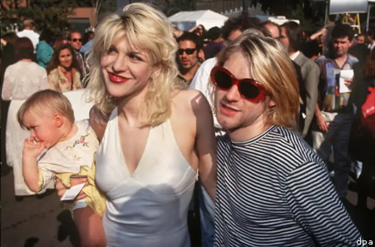 1992-heirate-er-die-Rocksaengerin-Courtney-Love-Im-selben-Jahr-wurde-die-gemeinsame-Tochter-Frances-Bean-geboren