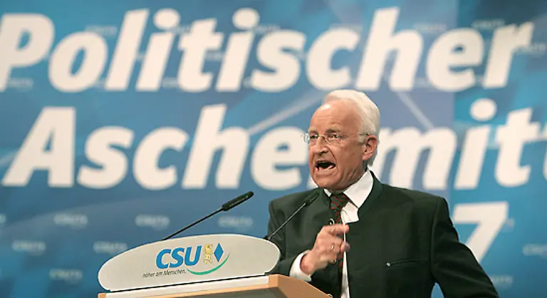 Blumen-sind-zwar-die-schoenste-Sprache-der-Welt-aber-sprechen-Sie-auch-stoiberisch-Wir-sind-keine-Deppen-Wir-werden-uns-von-den-Chinesen-nicht-das-Butter-vom-Brot-nehmen-lassen-Oder-meinte-er-vielleicht-das-Futter