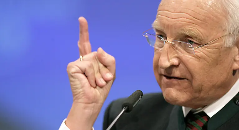 Noch-mal-zu-Stoiber-An-unsere-auslaendischen-Mitbuerger-wandte-er-sich-in-einem-Stil-den-auch-Teilnehmer-des-Kurses-Deutsch-fuer-Anfaenger-verstehen-Du-kannst-nur-bleiben-wenn-du-Arbeit-hast