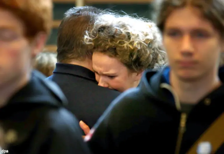 Schockzustaende-und-Traenen-begleiten-ihn-obwohl-er-alltaeglich-ist