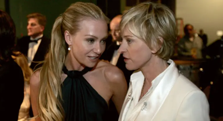 Ellen-de-Generes-rechts-ordentlich-veraeppelt-wurde-Judi-laesst-sich-die-Brueste-machen-unkte-sie