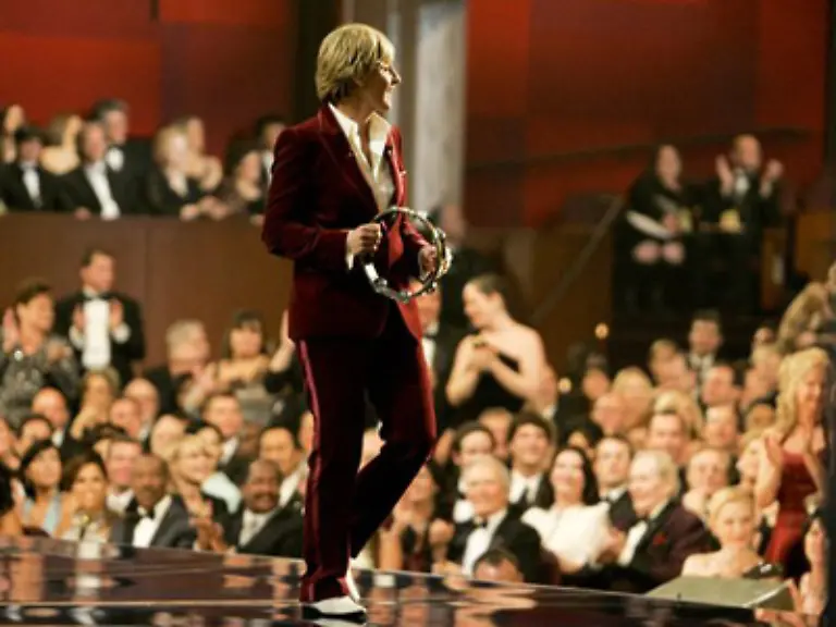 Die-Gastgeberin-hat-uebrigens-nur-einmal-ihr-Outfit-gewechselt-Sie-hasst-Kleider