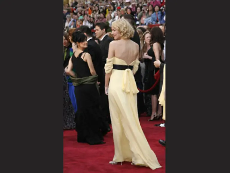 Das-weiss-auch-die-schwangere-Naomi-Watts