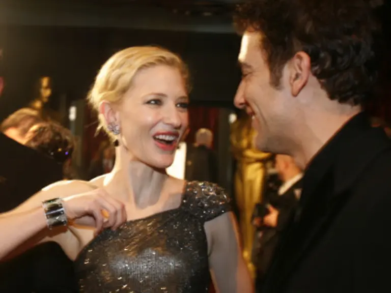 Umschwaermt-von-den-Maennern