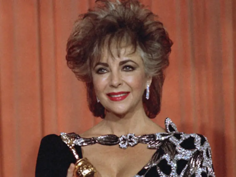 Jeder-vernuenftige-Regisseur-wuerde-das-Drehbuch-in-die-Ecke-werfen