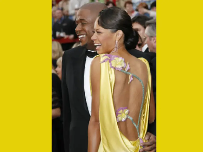 Seine-Frau-zeigt-ihm-und-der-Welt-alles-andere-als-die-kalte-Schulter