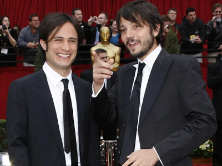 Jungstars-wie-Gael-Garca-Bernal-amuesieren-sich-jedenfalls-koestlich-und-haben-lange-nicht-so-einen-Aufriss-mit-ihrem-Haar