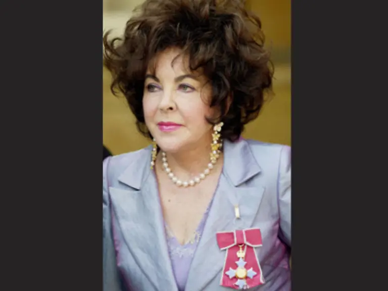 die-von-der-Queen-zur-Dame-des-britischen-Empire-erhoben-wurde-nur-mehr-selten-blicken